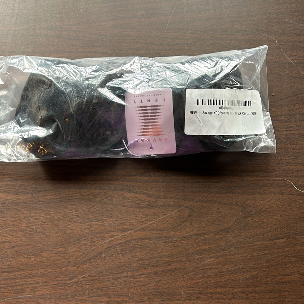 Savage X Fenty Rihanna Bra Brand New NWT Size 32B Black Lace